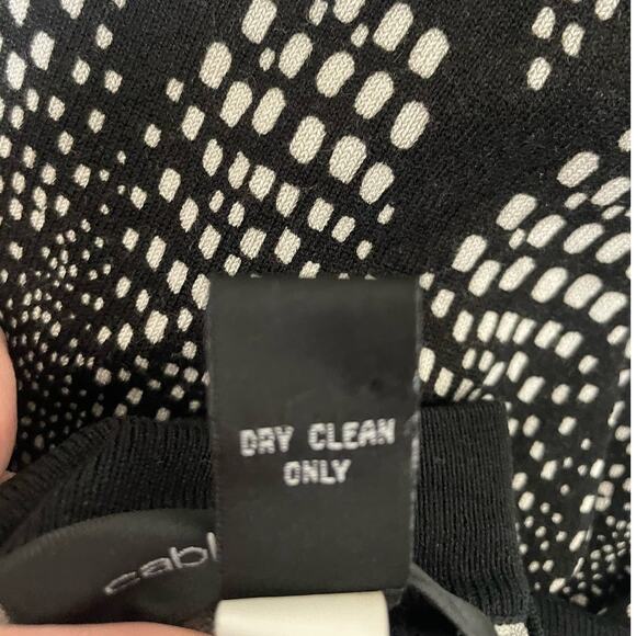 Cable & Gauge Women Cardigan L Black Crew Neck 3/4 Sleeve 3 Large Button Closure - Picture 9 of 10